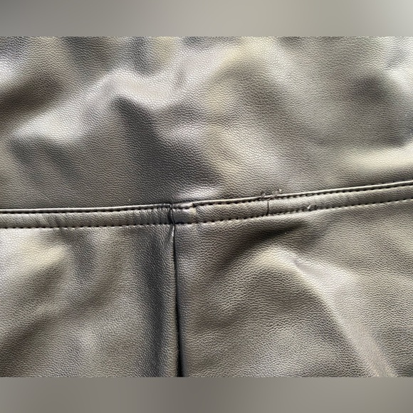 RW&CO black high rise faux leather leggings - Picture 10 of 10